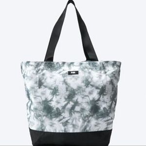 ✨NWT PINK Weekender Tote✨